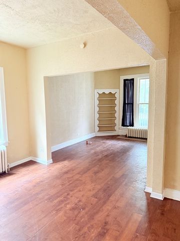 7047 S EBERHART Avenue, Chicago, IL 60637