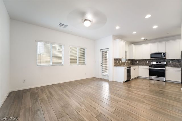 410 Desert Cadence Street, Henderson, NV 89011