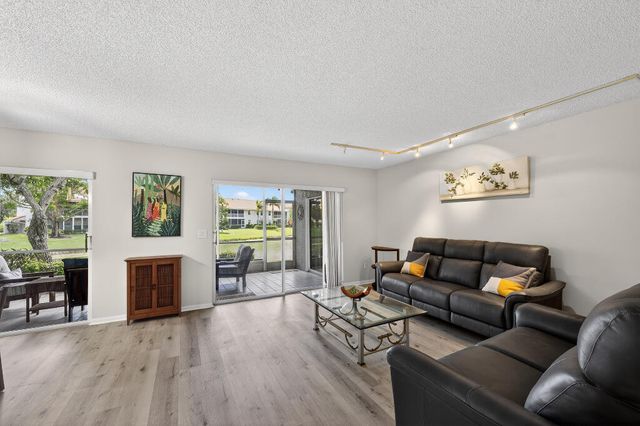 7634 Majestic Palm Drive 101, Boynton Beach, FL 33437