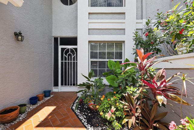 7634 Majestic Palm Drive 101, Boynton Beach, FL 33437