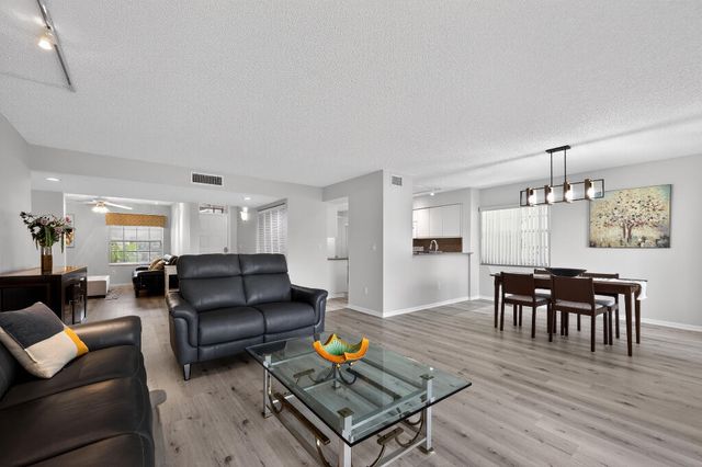7634 Majestic Palm Drive 101, Boynton Beach, FL 33437