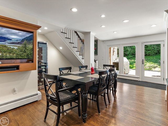 4547 Valleyview Drive, West Bloomfield, MI 48323