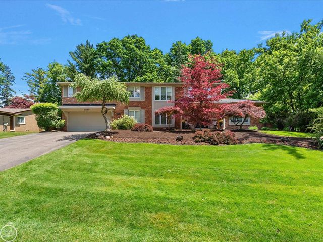 4547 Valleyview Drive, West Bloomfield, MI 48323