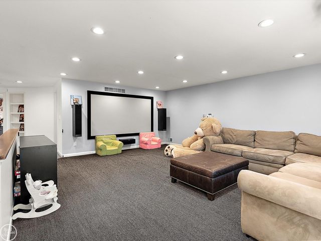 4547 Valleyview Drive, West Bloomfield, MI 48323