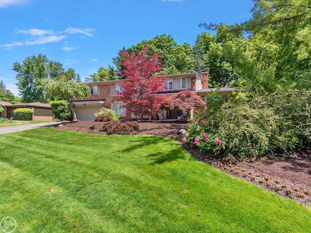 4547 Valleyview Drive, West Bloomfield, MI 48323
