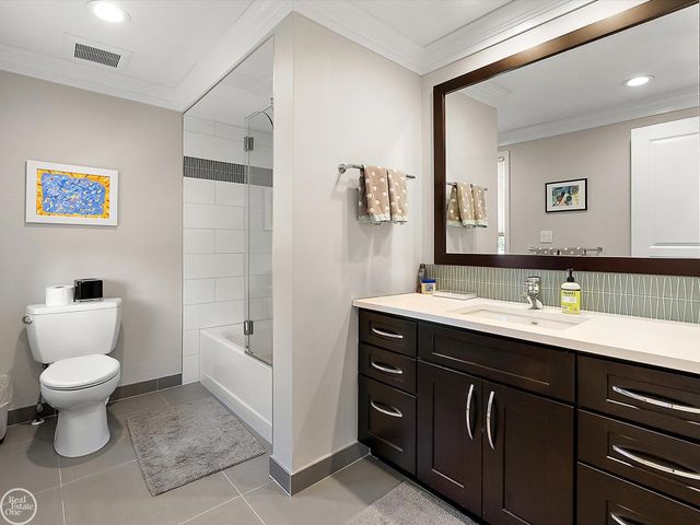 4547 Valleyview Drive, West Bloomfield, MI 48323