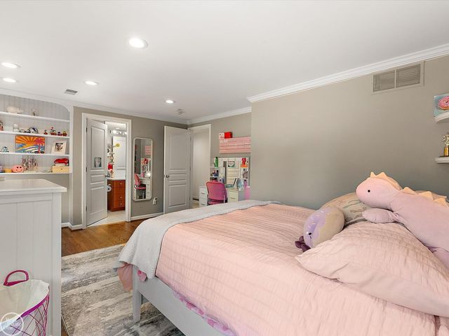 4547 Valleyview Drive, West Bloomfield, MI 48323