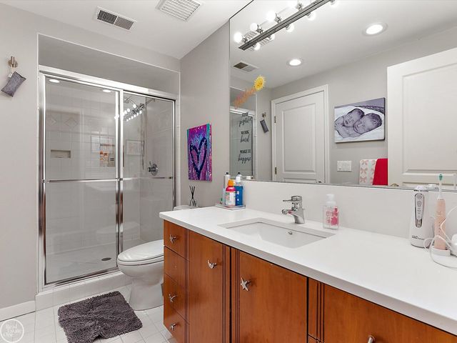 4547 Valleyview Drive, West Bloomfield, MI 48323