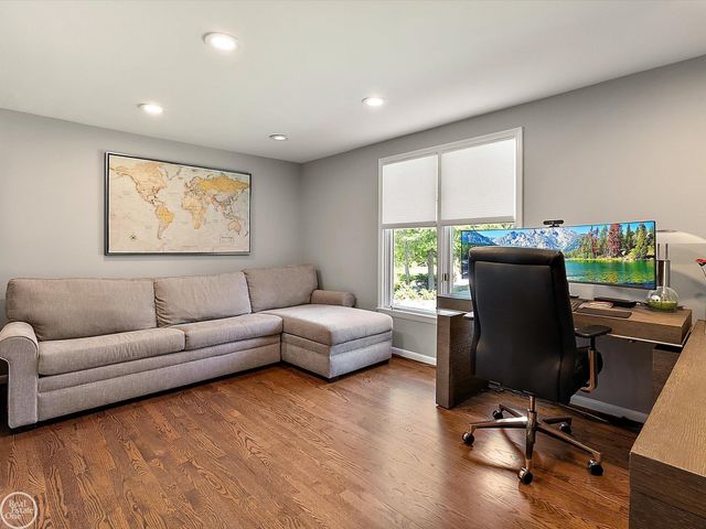 4547 Valleyview Drive, West Bloomfield, MI 48323