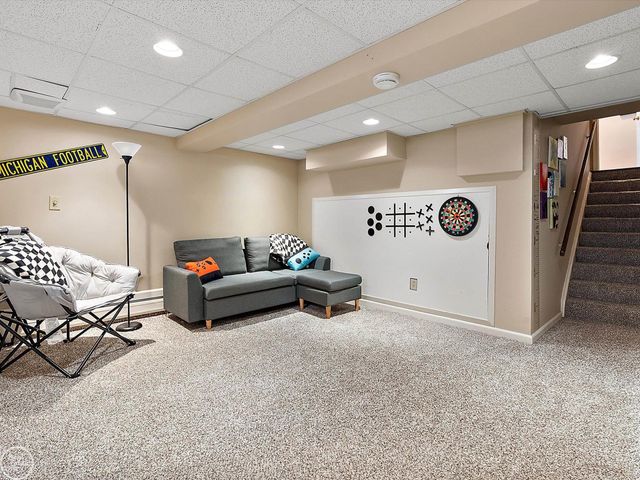 4547 Valleyview Drive, West Bloomfield, MI 48323