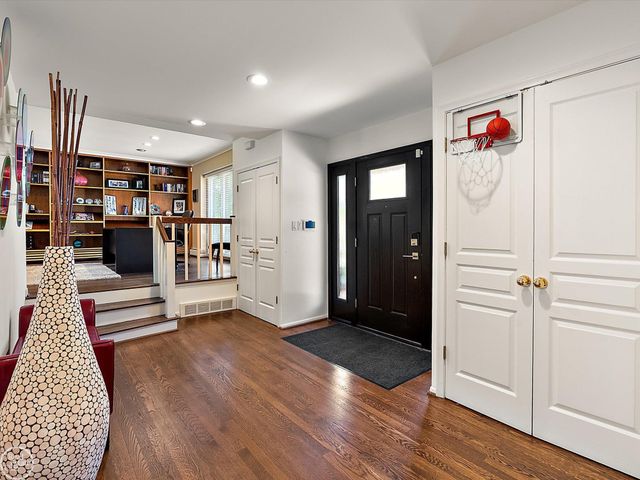 4547 Valleyview Drive, West Bloomfield, MI 48323