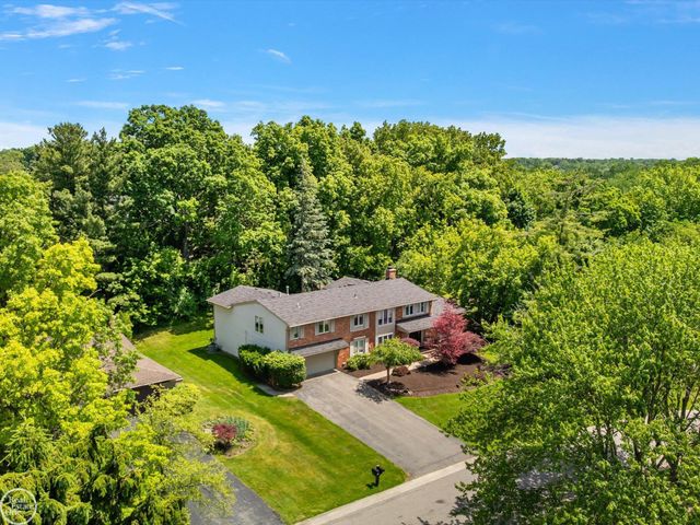 4547 Valleyview Drive, West Bloomfield, MI 48323
