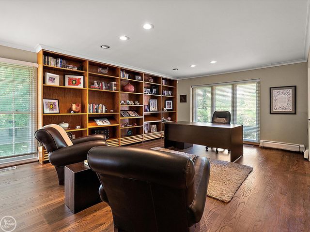 4547 Valleyview Drive, West Bloomfield, MI 48323