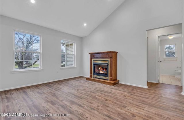 5 Laketree Court, Manchester, NJ 08759