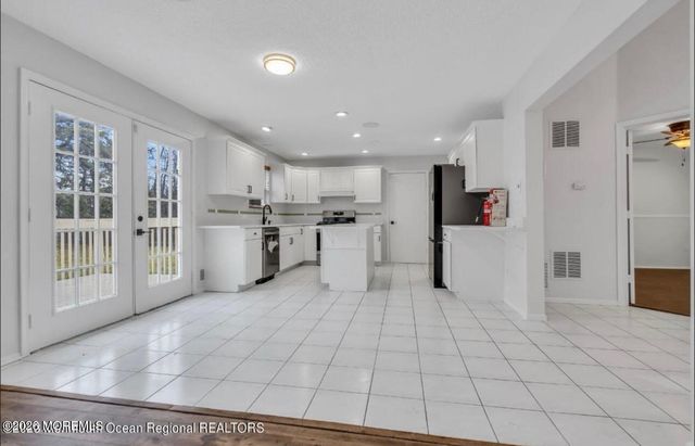 5 Laketree Court, Manchester, NJ 08759