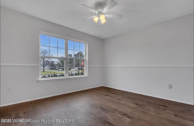 5 Laketree Court, Manchester, NJ 08759