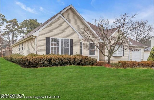 5 Laketree Court, Manchester, NJ 08759