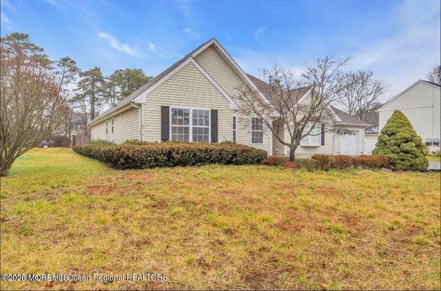 5 Laketree Court, Manchester, NJ 08759