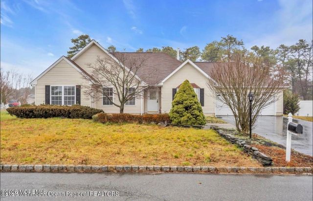 5 Laketree Court, Manchester, NJ 08759