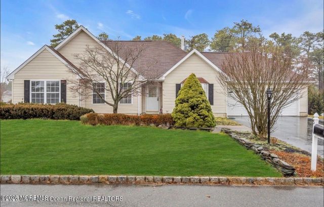 5 Laketree Court, Manchester, NJ 08759