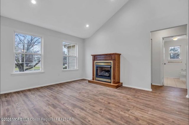 5 Laketree Court, Manchester, NJ 08759