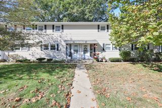 101 Doverbrook Rd 101, Chicopee, MA 01022
