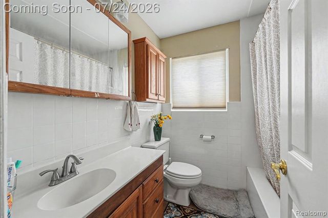 26751 Newport Avenue, Warren, MI 48089