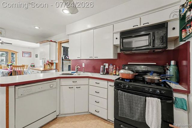 26751 Newport Avenue, Warren, MI 48089