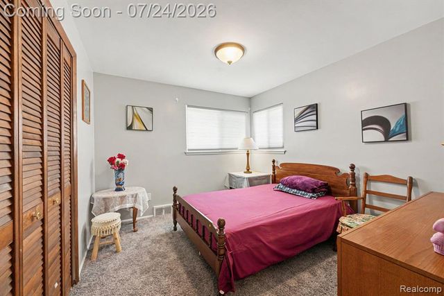26751 Newport Avenue, Warren, MI 48089