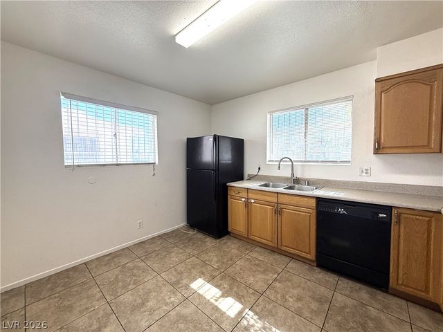 2220 La Sombra Street, Las Vegas, NV 89108