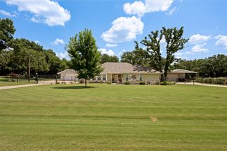 112 Towering Oaks Court, Burleson, TX 76028