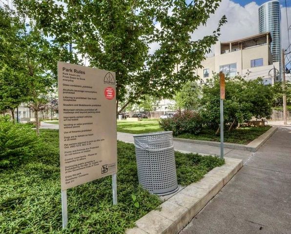 910 Ruthven Street, Houston, TX 77019