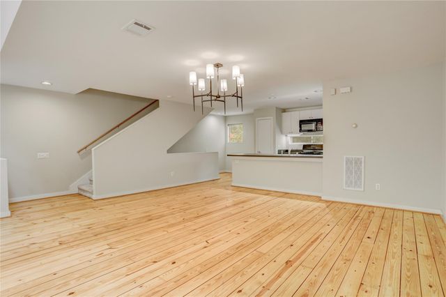 910 Ruthven Street, Houston, TX 77019