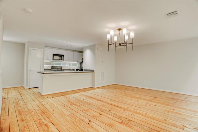 910 Ruthven Street, Houston, TX 77019