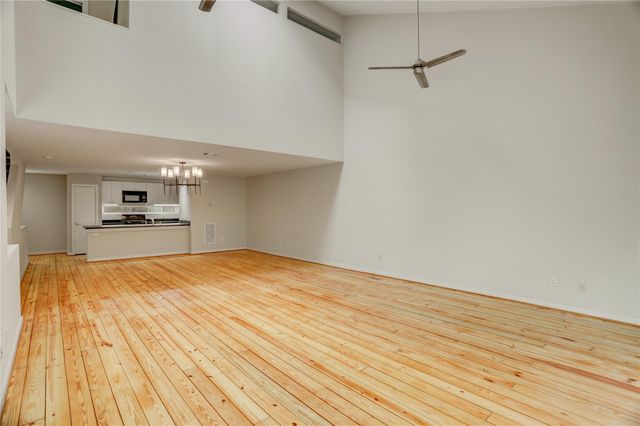 910 Ruthven Street, Houston, TX 77019