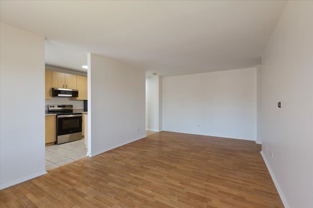 701 S Elmhurst Road H, Des Plaines, IL 60016