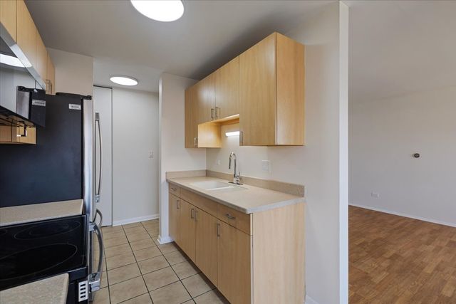 701 S Elmhurst Road H, Des Plaines, IL 60016