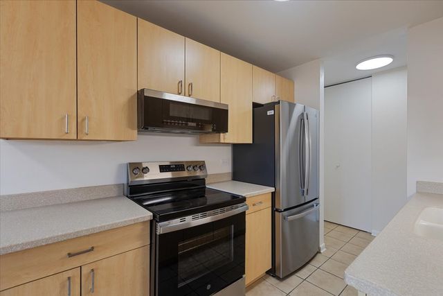 701 S Elmhurst Road H, Des Plaines, IL 60016