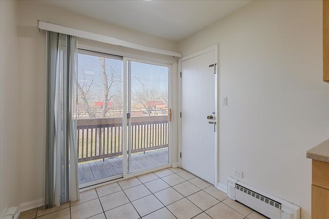 701 S Elmhurst Road H, Des Plaines, IL 60016