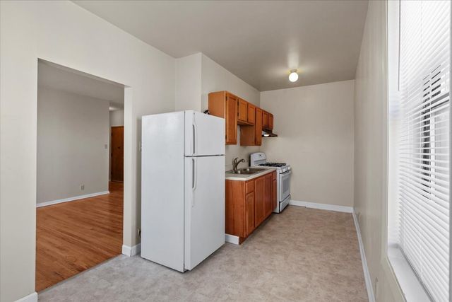 1934 E 74th Street 303, Chicago, IL 60649