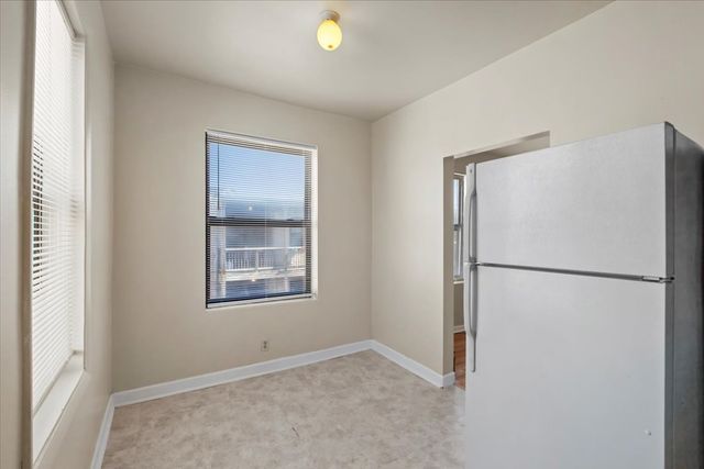 1934 E 74th Street 303, Chicago, IL 60649