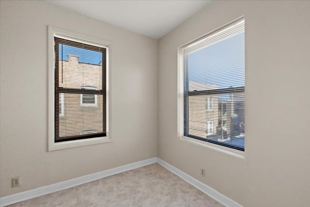 1934 E 74th Street 303, Chicago, IL 60649