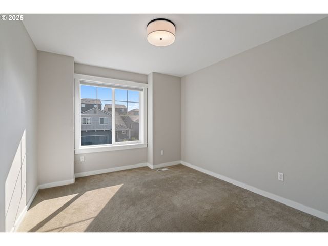 3631 Ne KINGBIRD St, Camas, WA 98607