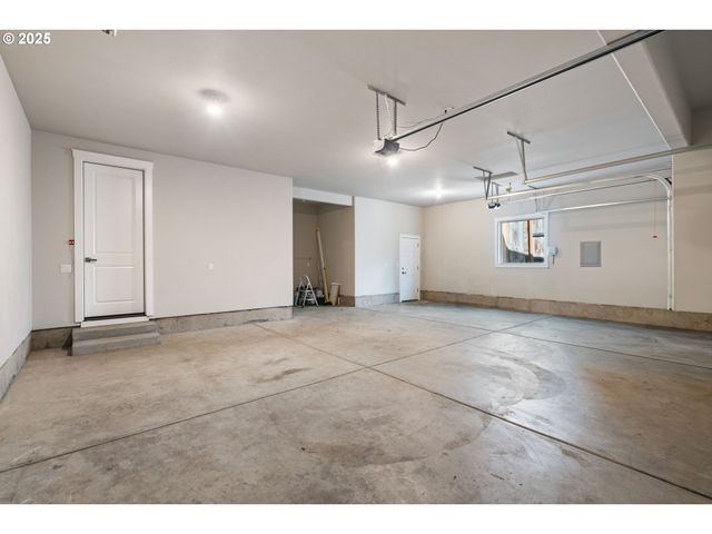 3631 Ne KINGBIRD St, Camas, WA 98607