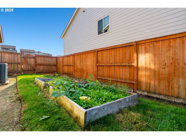 3631 Ne KINGBIRD St, Camas, WA 98607