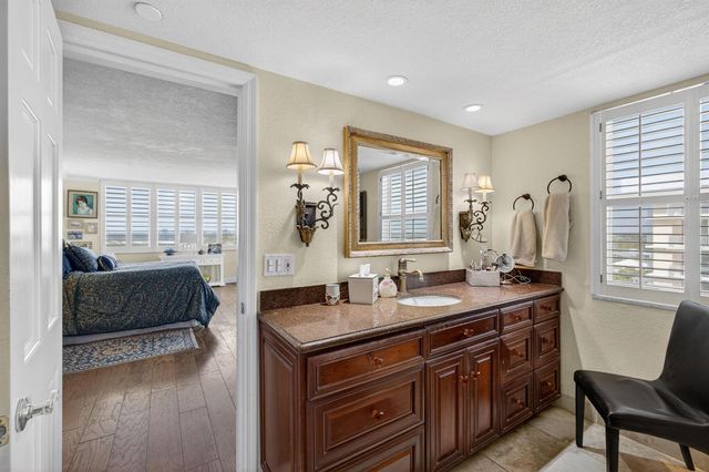 500 Ocean Drive E-11b, Juno Beach, FL 33408