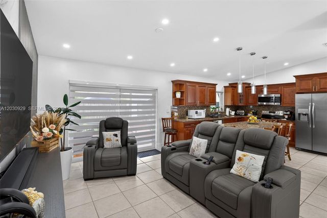 14315 SW 101st St, Miami, FL 33186