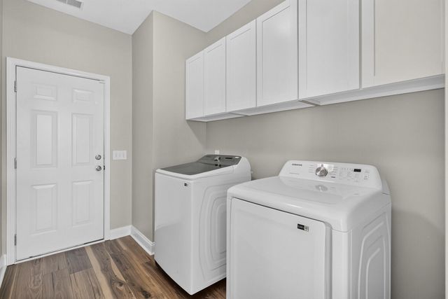 1341 Song Sparrow Way, Hanahan, SC 29410