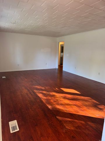 100 E Lincoln, Searcy, AR 72143