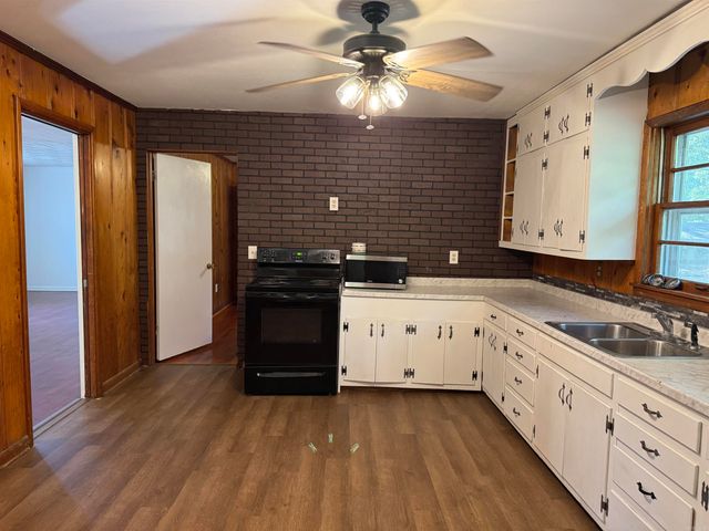 100 E Lincoln, Searcy, AR 72143